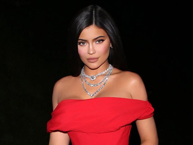 El desastre de pelo que Kylie Jenner arregla con unas extensiones