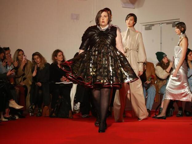 Por qué es importante que Lena Dunham desfile en la Semana de la Moda de Londres