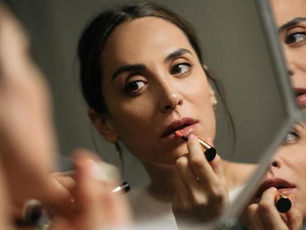 Tamara Falcó confirma que necesitas una camisa de cuadros en tu armario