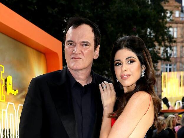 Quentin Tarantino junto a su mujer Daniella Pick. Pincha sobre la imagen y descubre los famosos que se convertirán en padres en 2020./gtres