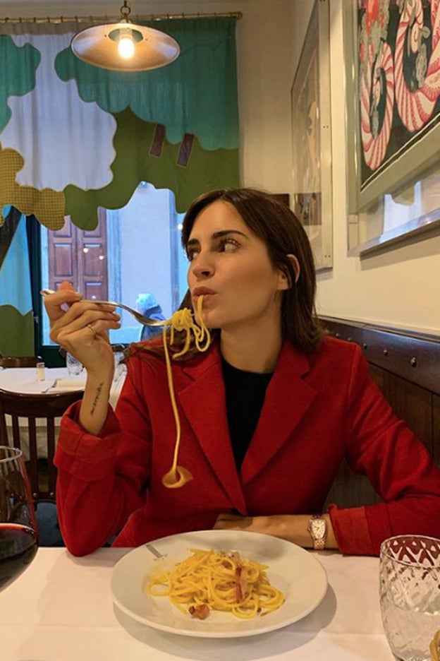 Gala González lleva las tres prendas clave que tienes que comprar ahora mismo