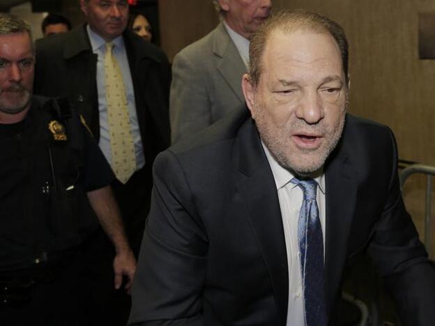 Harvey Weinstein, trasladado al hospital tras conocerse el veredicto de su culpabilidad de violación y delito sexual./gtres.