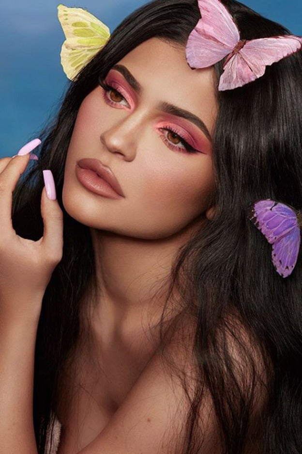 Kylie Jenner ha descubierto un nuevo color de pelo: el castaño dorado