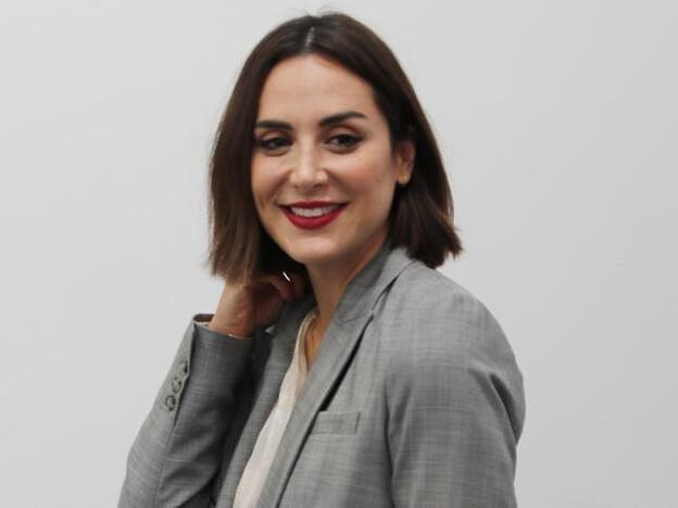 El look más 'working' de Tamara Falcó: un traje gris perfecto para ir a la oficina