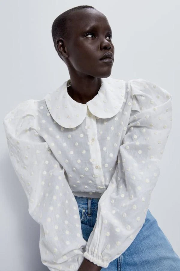 Fotos: Once blusas blancas la última tendencia que vas querer ya en tu armario | Mujer Hoy