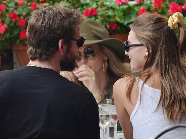 Liam Hemsworth confirma su relación con Gabriella Brooks