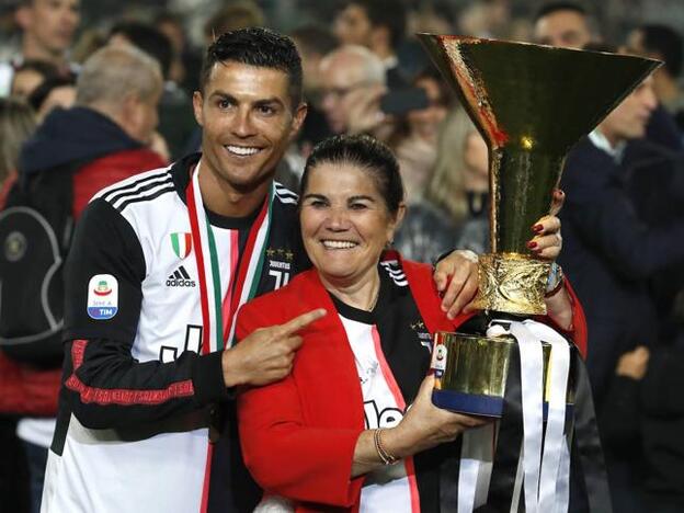 La madre de Cristiano Ronaldo, ingresada de urgencia tras sufrir un ictus
