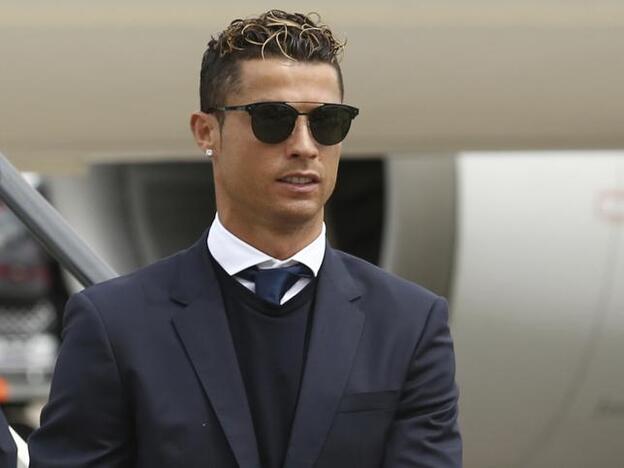 Cristiano Ronaldo viaja a Portugal y pide privacidad para su madre mientras se recupera del ictus