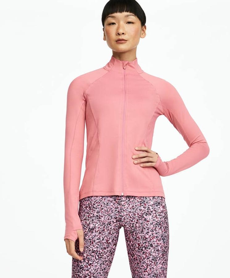 ¡La ropa de deporte no está reñida con la talla! Y Oysho se sube al carro