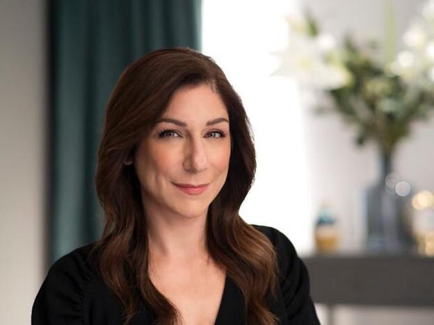 La maquilladora con Parkinson que está cambiando la forma de aplicarte el maquillaje