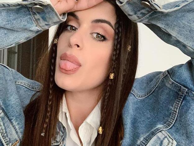 El look denim de Dulceida con botines de Zara (muy estilizadores) que vas a querer copiar esta primavera