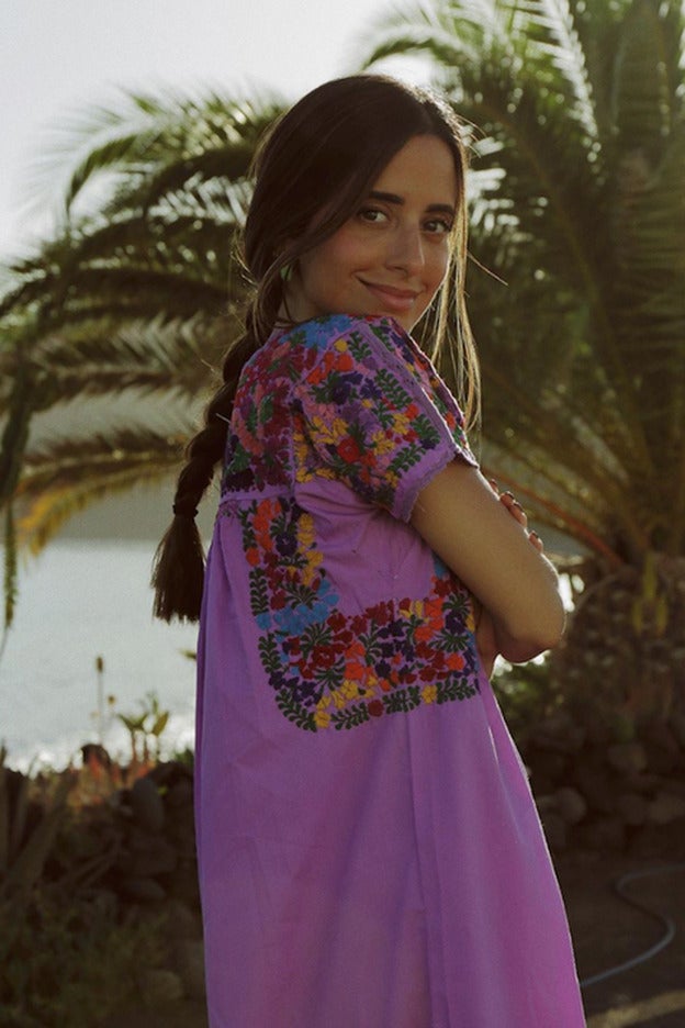 María Fernández-Rubíes lleva la manicura francesa neón que vas a querer copiar ya mismo