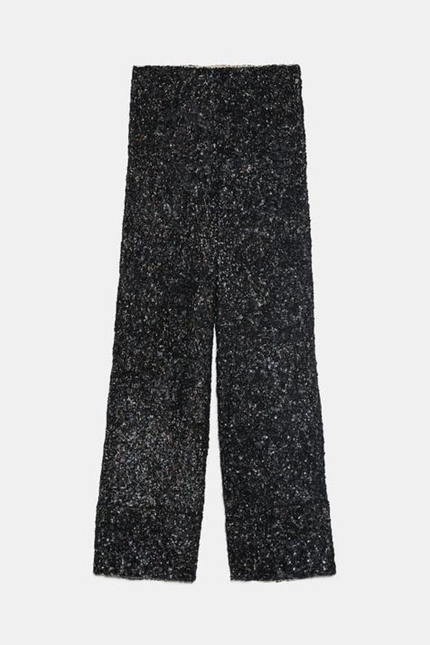 El pantalón del conjunto cuesta 79,95 euros y hay en las tallas S, M y L.