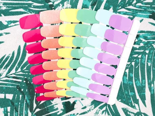 Esta es la manicura arcoíris que triunfa en Instagram para luchar contra el coronavirus