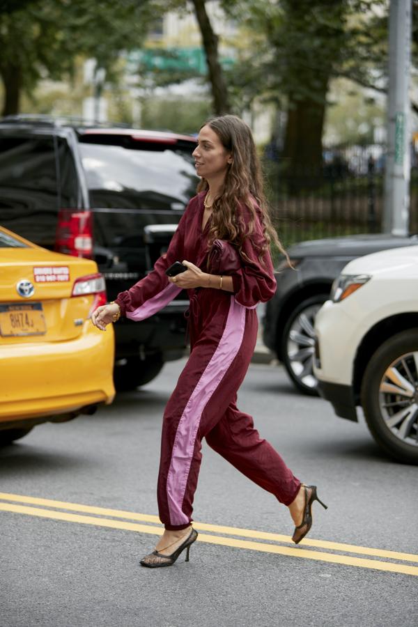 Estos looks de street style más cómodos y de tendencia