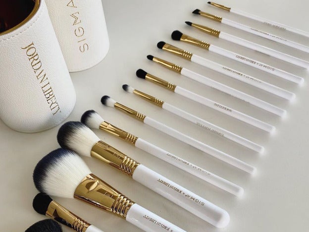 Es el momento de extremar la limpieza de las herramientas de belleza y las brochas de maquillaje para evitar el coronavirus: te contamos cómo