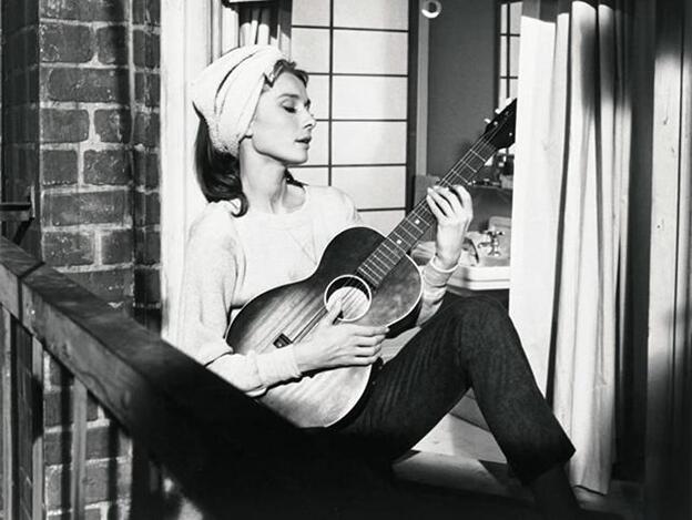 Canciones en el balcón, serenatas con violín, piano o flauta, aplausos... ¿La solidaridad aguantará dos semanas más de encierro por el coronavirus?