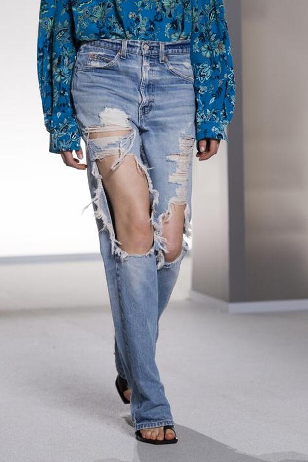 Así son los nuevos rotos de los vaqueros que vas a querer ya
