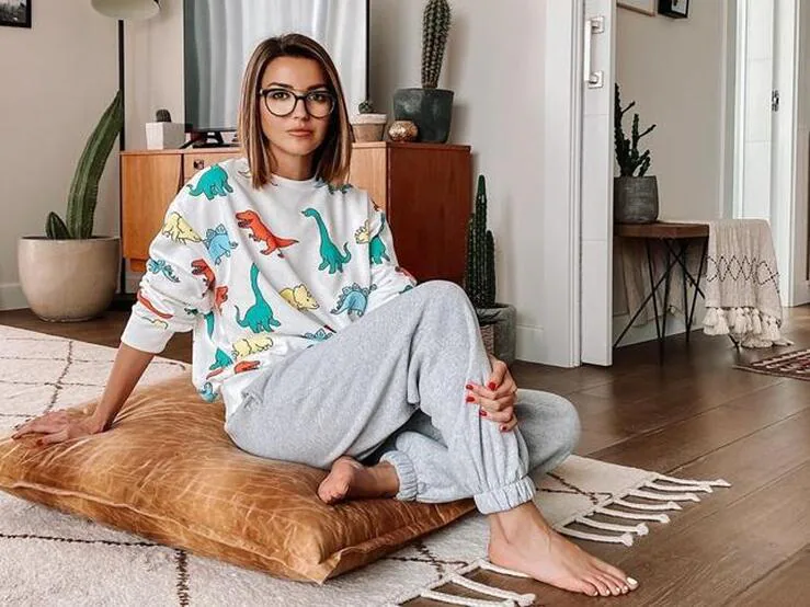 Rusia Día filete Fotos: Prendas de punto, camisas y sudaderas: así son los looks para estar  en casa de Alexandra Pereira | Mujer Hoy