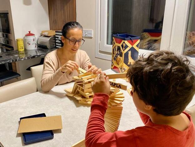 Teresa Perales con #mujerhoyencasa: "Mi marido puede teletrabajar, pero yo no puedo 'telenadar'... de momento"