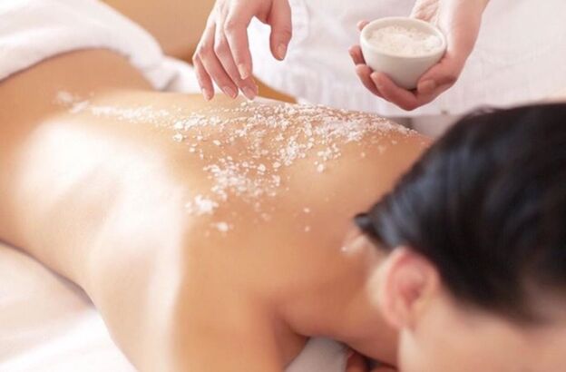 Tres exfoliantes caseros para que tu cuerpo presuma de piel lisa, suave y luminosa