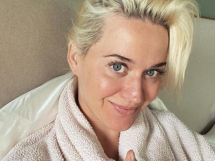 Fotos: De Katy Perry (irreconocible) a Julia Roberts: los mejores selfies  de las famosas sin maquillaje en Instagram durante la cuarentena | Mujer Hoy