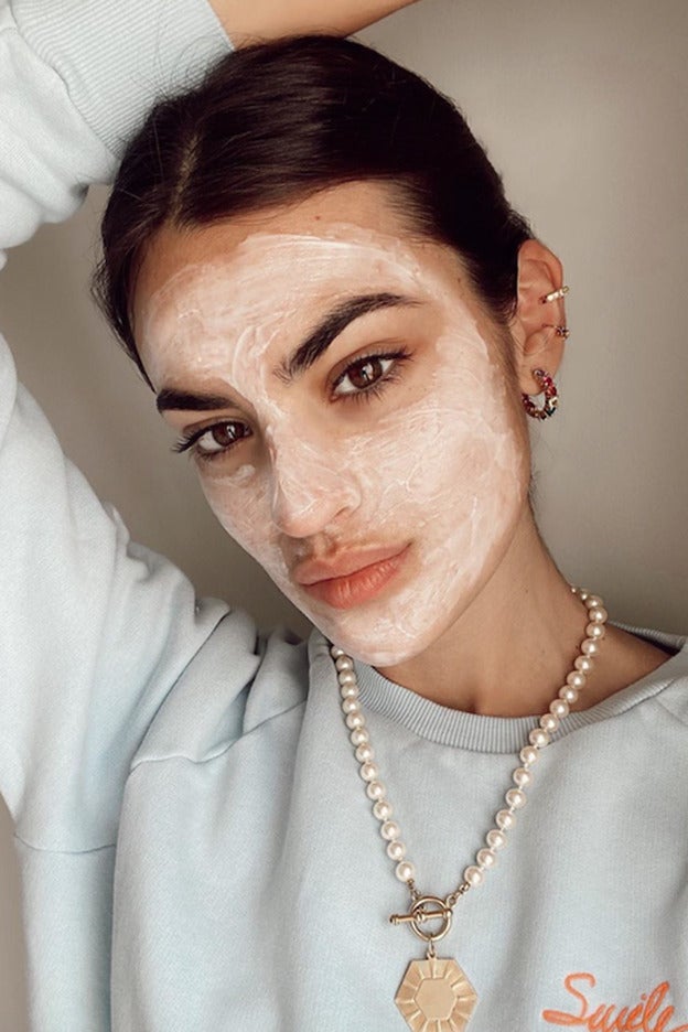 Aprovecha el confinamiento para aprender a hacerte tu propia mascarilla de tratamiento facial en casa