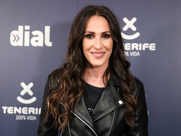 Malú vuelve a las redes sociales con una foto sin maquillaje y al natural para unirse a la causa solidaria #yomecorono