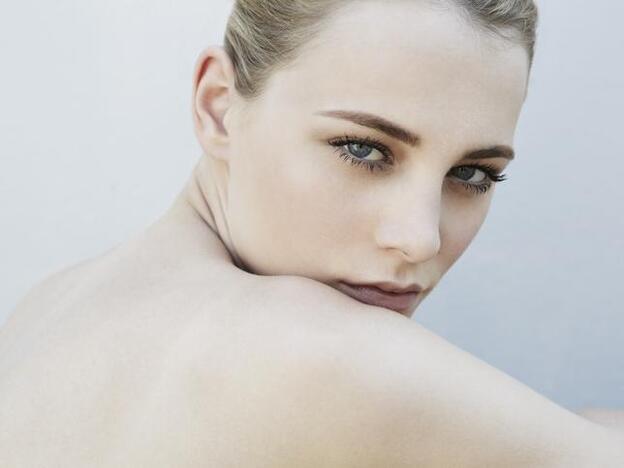 Por qué no te puedes saltar el tónico y cuál elegir según tu tipo de piel (o el problema que quieras solucionar: de extrema sequedad a poros dilatados)