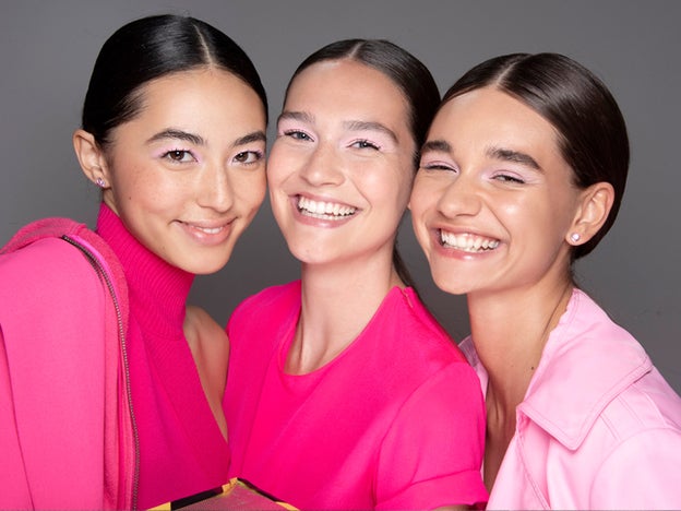 Estas son las tres cremas que usan los maquilladores de las famosas para conseguir un efecto lifting y una piel firme (sin retoques ni bótox)