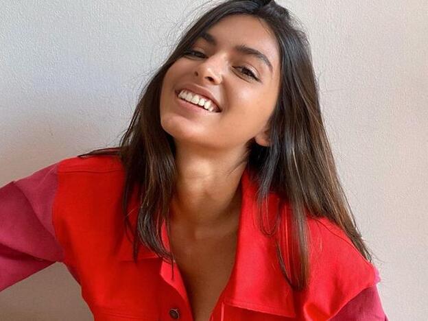 Lucía Rivera se ha hecho con la cazadora más original y colorida de la temporada