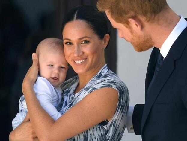 Ya hay fecha para una nueva foto pública del 'baby Sussex', pero... ¿es acorde con la línea de privacidad marcada por Harry y Meghan?