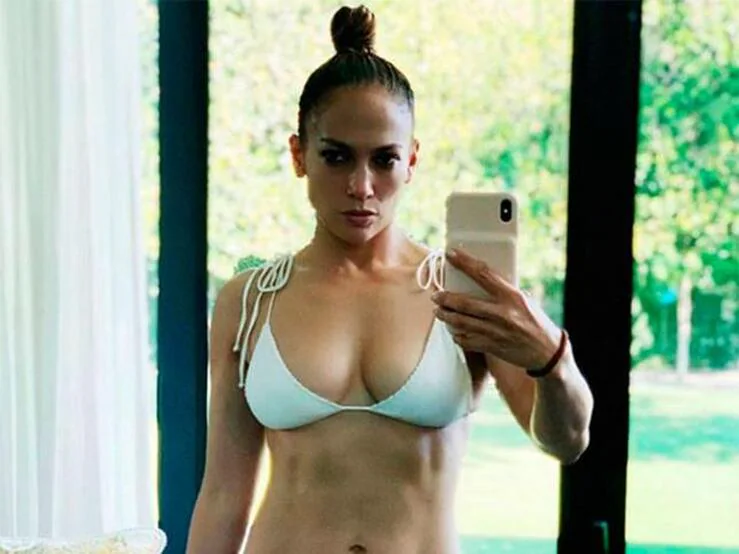 ¿Pronto para sacar el bikini? Estas famosas piensan que no: sus posados más sexys en Instagram... con o sin Photoshop