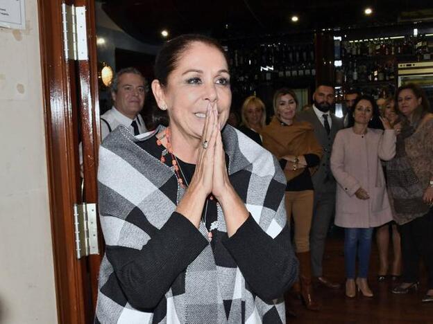 Isabel Pantoja: confinamiento entre oraciones, costura... ¿y una reaparición en el Informativo de Telecinco?