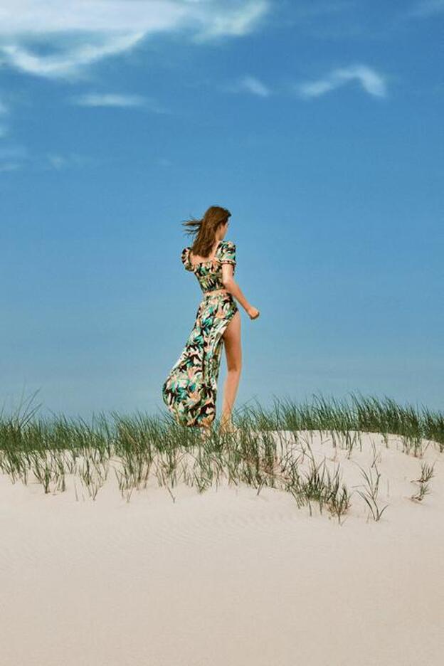 Hemos encontrado el pantalón que no vamos a querer quitarnos en todo el verano (y tú tampoco)