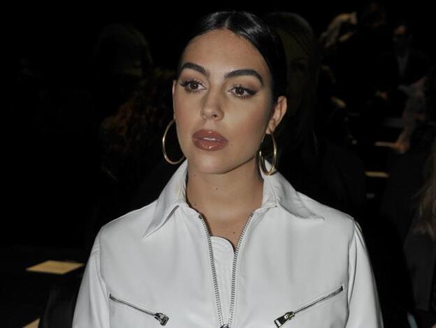 Georgina Rodríguez te enseña cuál es la manera más sexy de tender la ropa