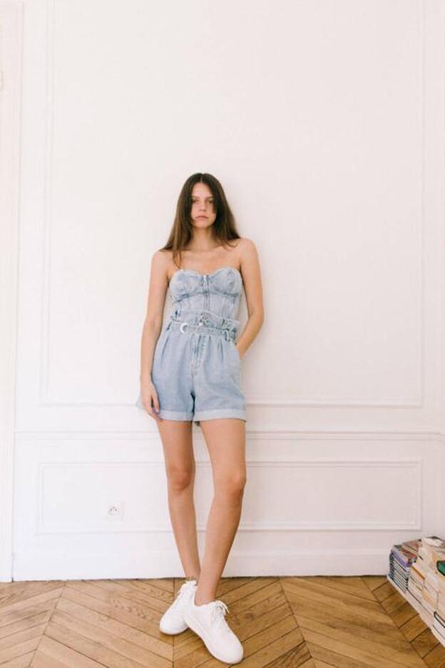 Alerta súper compra: este corsé vaquero no va a durar ni una semana en Bershka