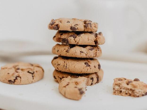 Comprensión y paciencia: cómo controlar los atracones de comida a través de la psiconutrición