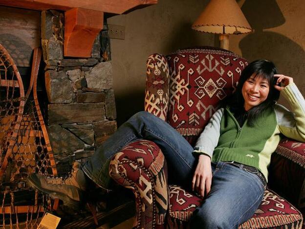 Así es Alice Wu, la directora de "Conquista a medias", el nuevo drama adolescente de Netflix