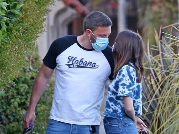 La foto con la que Ana de Armas y Ben Affleck demuestran que no hay mascarilla que frene el romanticismo
