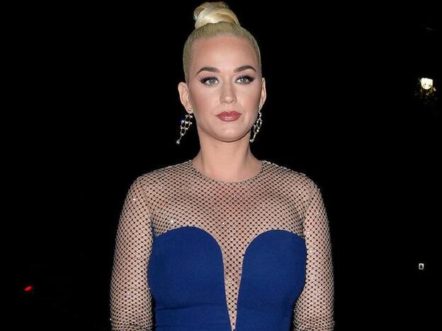 Katy Perry presume, orgullosa, de su tripa de embarazada