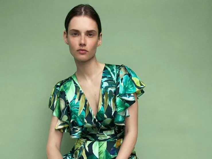 Hemos encontrado un clon en Mango Outlet del vestido viral de Zara