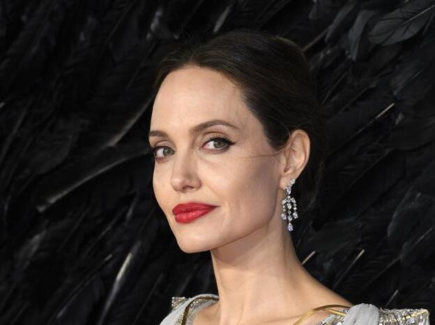 Angelina Jolie muestra sus sentimientos como nunca en una carta abierta: "La muerte de mi madre me cambió"