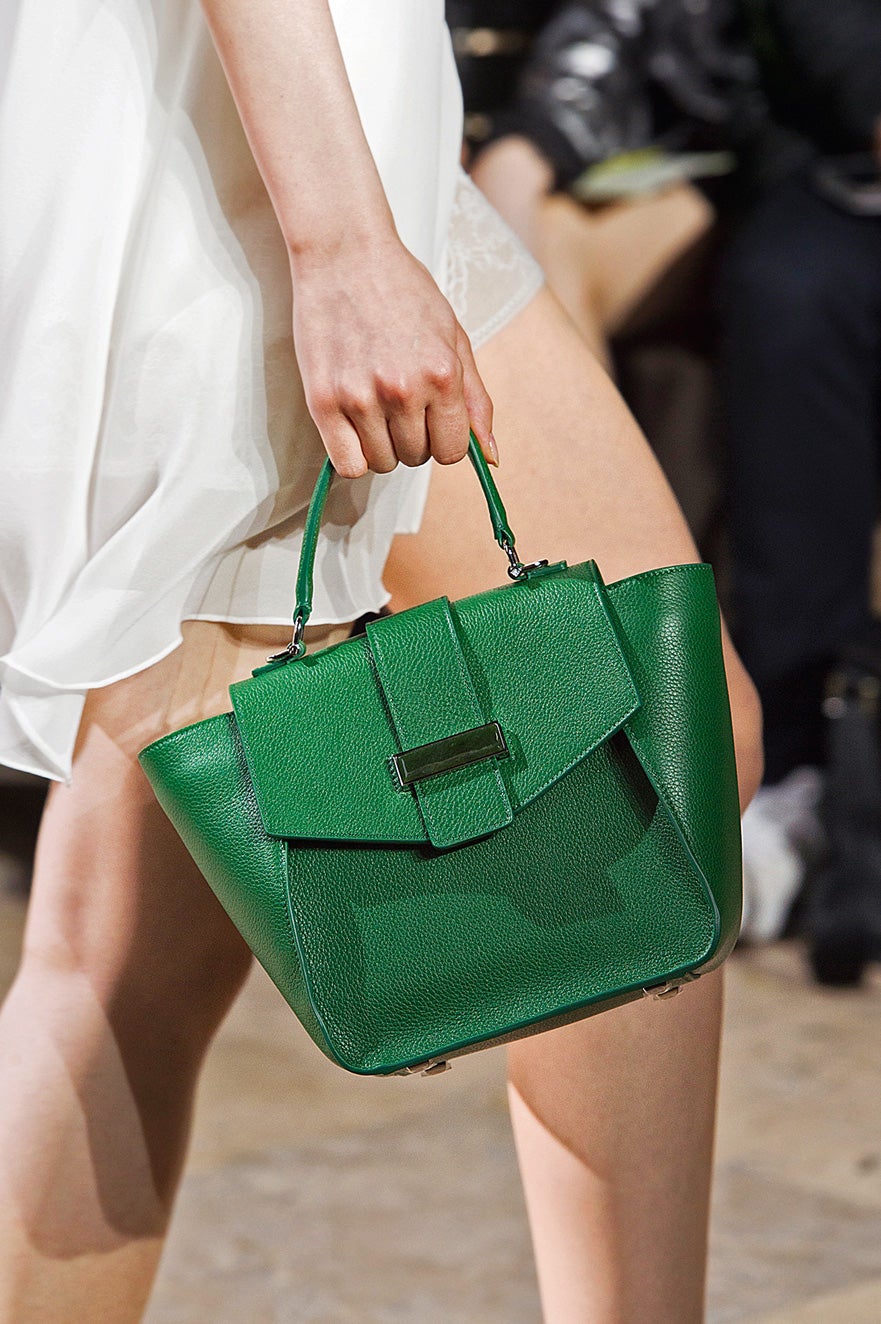 Verde esmeralda: 11 bolsos de mano en el color más deseado de la temporada