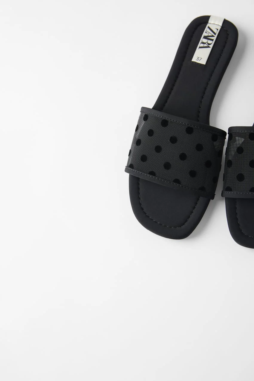 unir poco claro Enojado Fotos: 14 sandalias negras ultra cómodas, baratas e ideales para llevar  todo el verano | Mujer Hoy