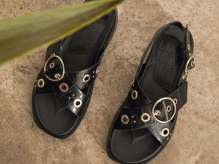 unir poco claro Enojado Fotos: 14 sandalias negras ultra cómodas, baratas e ideales para llevar  todo el verano | Mujer Hoy