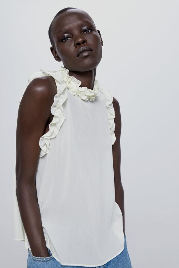 20 tops ideales para las que aman vestir con pantalones vaqueros