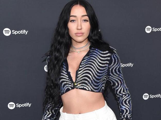 Noah Cyrus expresa en una canción lo complicado que ha sido crecer a la sombra de su hermana Miley./gtres.