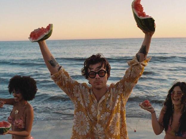 Las ganas de verano que nos han dado al ver el nuevo vídeo de Harry Styles
