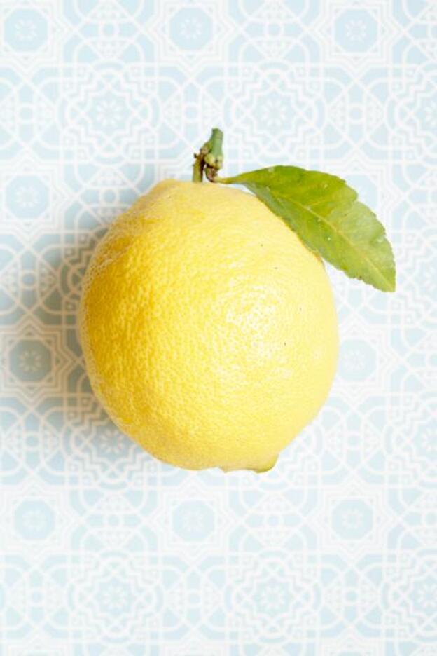 Mitos y verdades sobre el agua con limón: ¿es realmente beneficiosa?